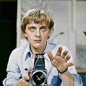 Go to David Hemmings